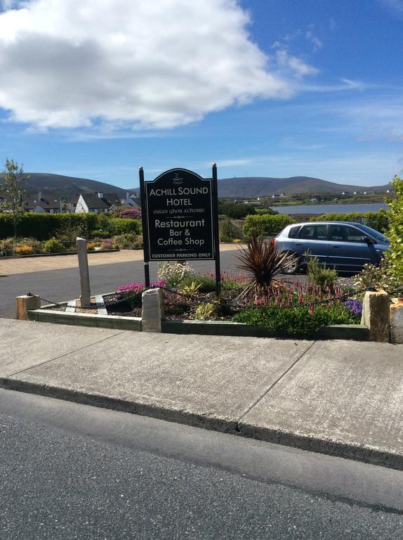 Achill Sound Hotel - Ostan Ghob A'Choire Екстер'єр фото
