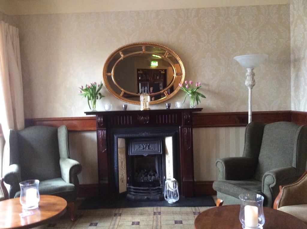 Achill Sound Hotel - Ostan Ghob A'Choire Екстер'єр фото