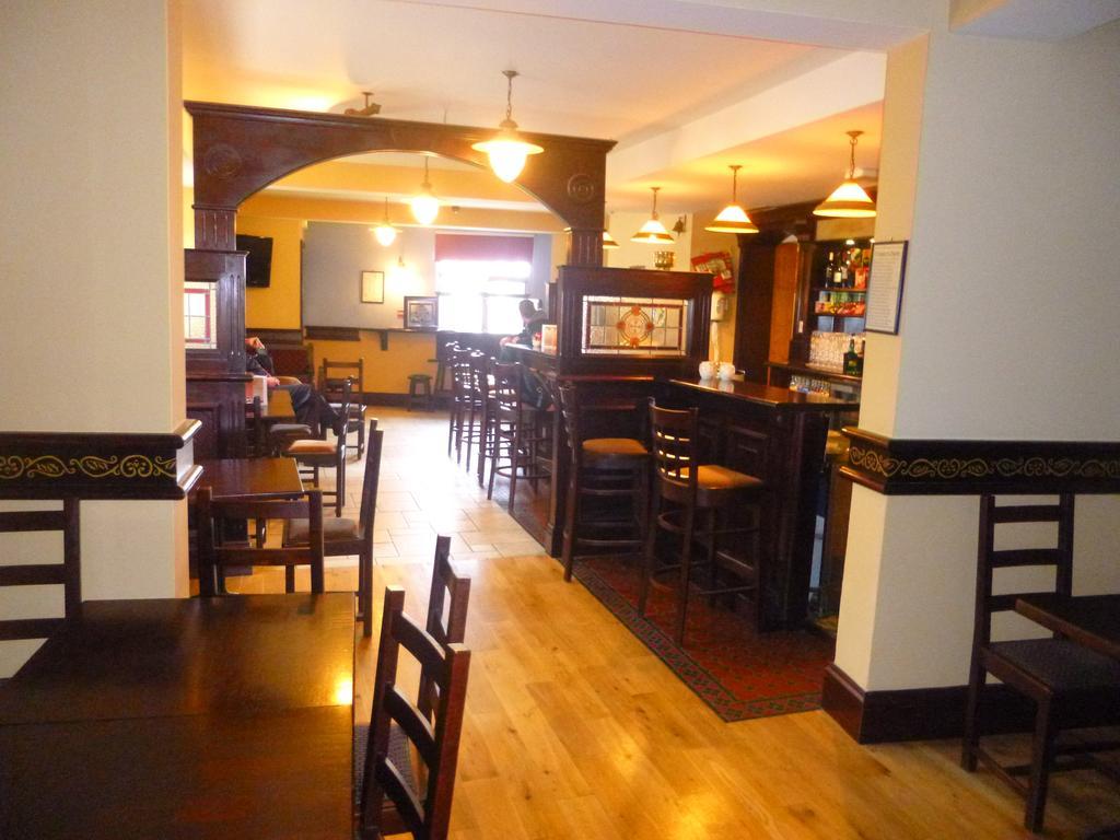 Achill Sound Hotel - Ostan Ghob A'Choire Екстер'єр фото