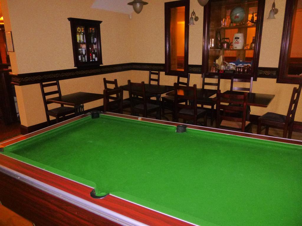 Achill Sound Hotel - Ostan Ghob A'Choire Екстер'єр фото