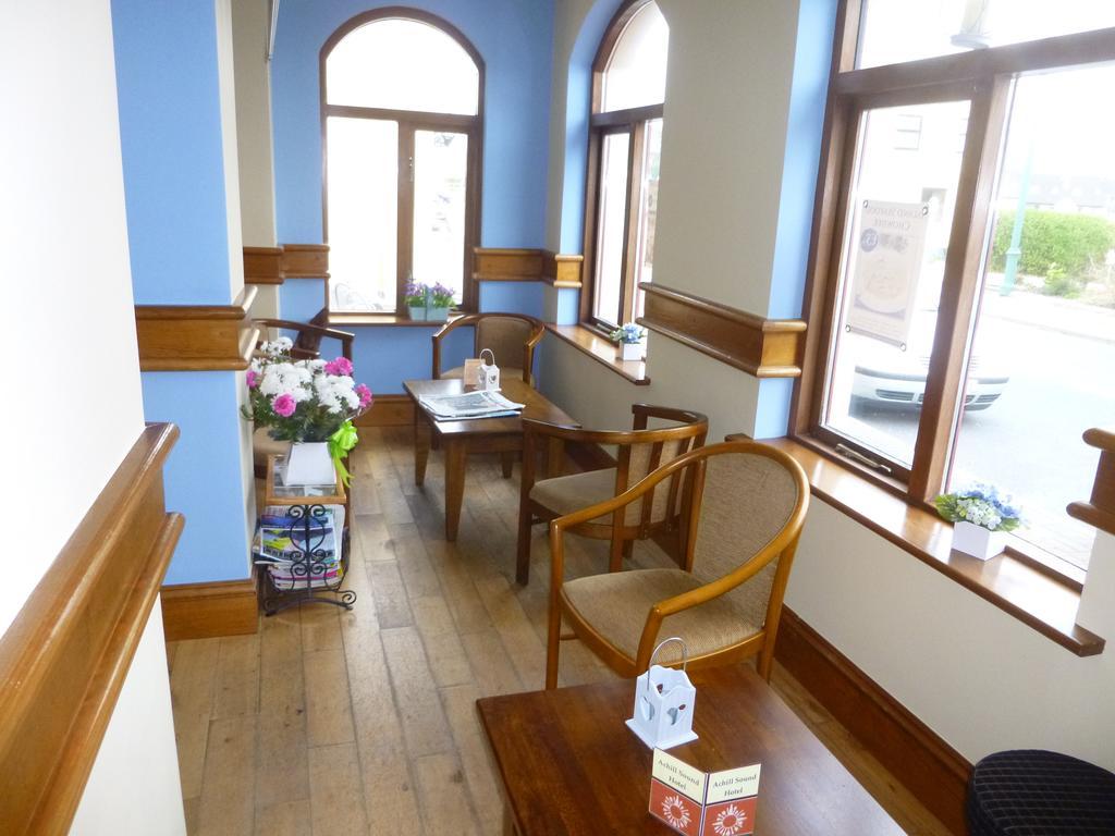 Achill Sound Hotel - Ostan Ghob A'Choire Екстер'єр фото