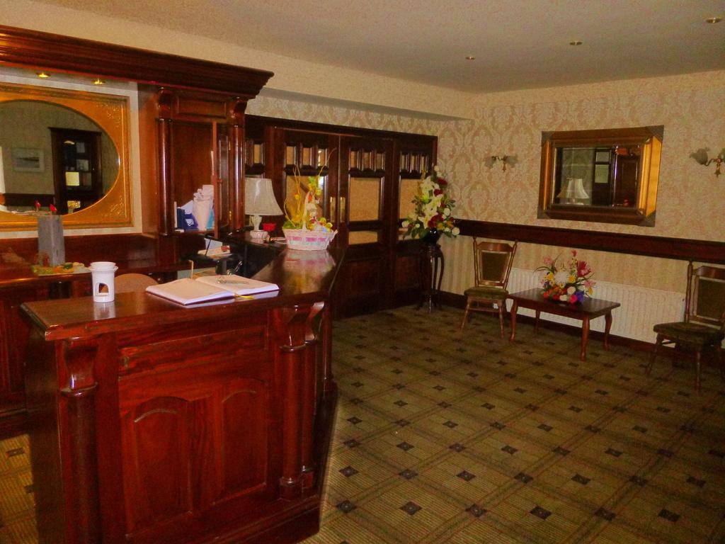 Achill Sound Hotel - Ostan Ghob A'Choire Екстер'єр фото