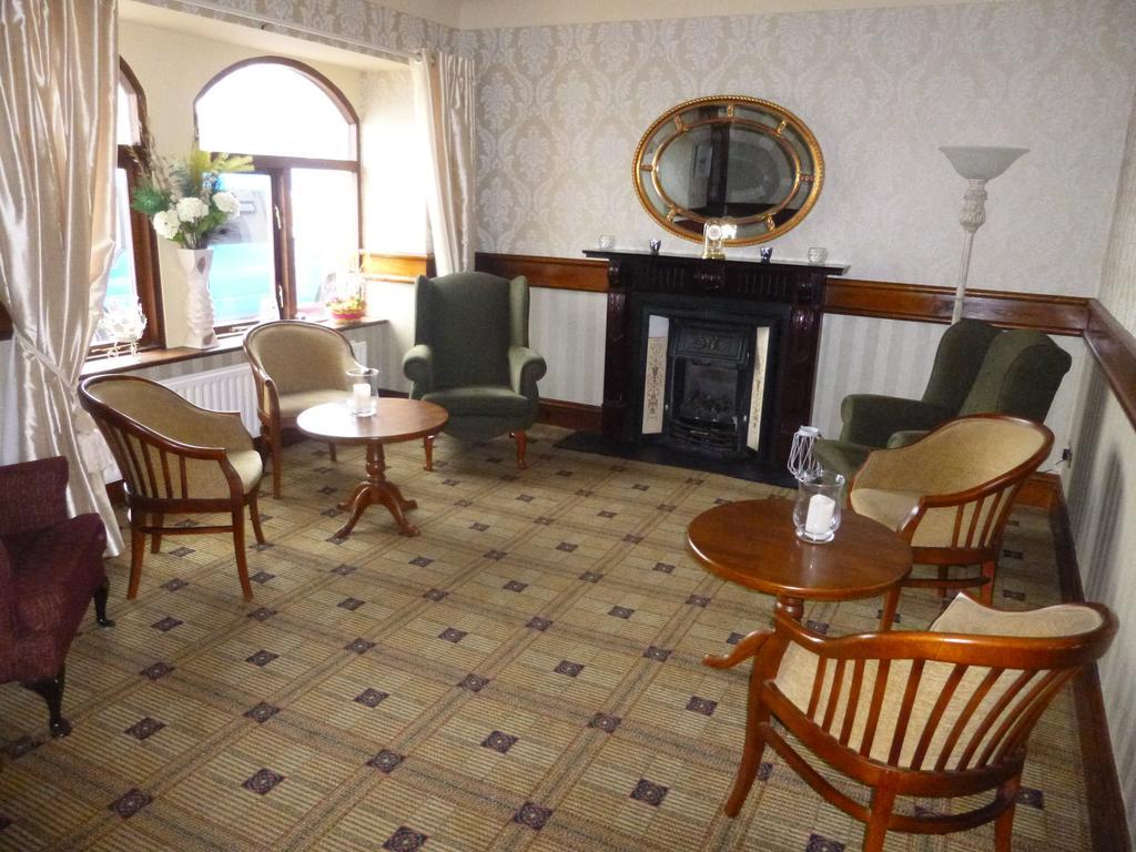Achill Sound Hotel - Ostan Ghob A'Choire Екстер'єр фото