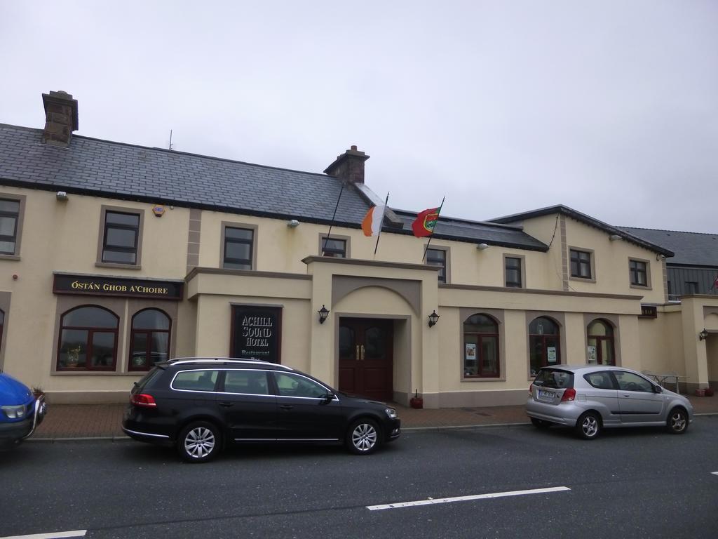 Achill Sound Hotel - Ostan Ghob A'Choire Екстер'єр фото