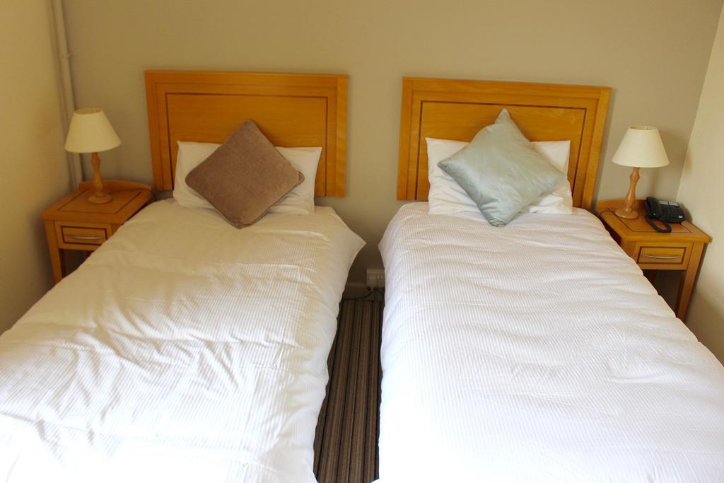 Achill Sound Hotel - Ostan Ghob A'Choire Екстер'єр фото